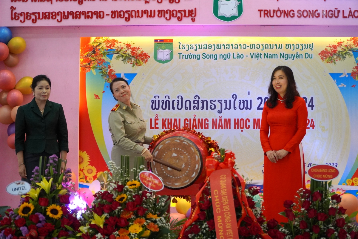 Trường Song ngữ Lào-Việt Nam Nguyễn Du tổ chức lễ khai giảng năm học 2023-2024