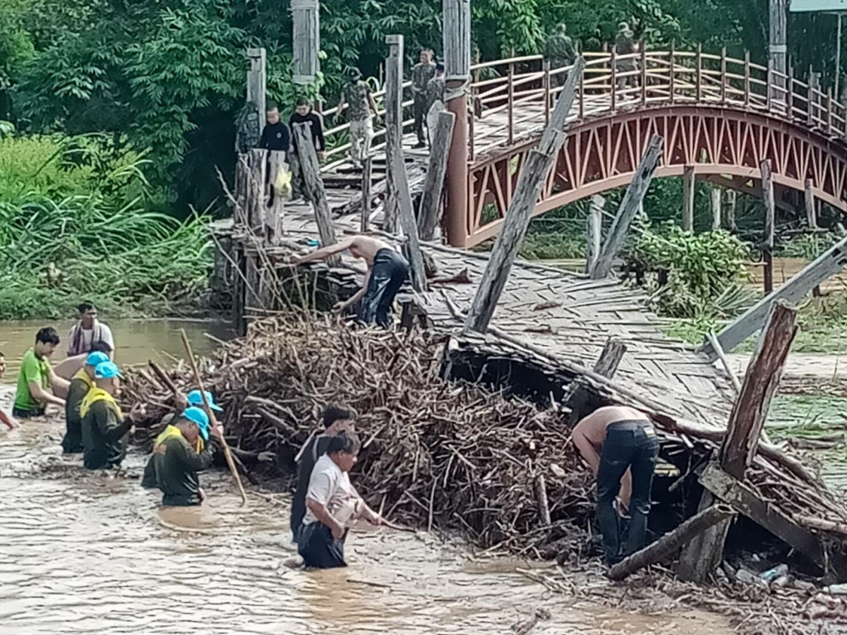 Mưa lớn gây lụt lội nghiêm trọng ở tỉnh Mae Hong Son, phía Bắc Thái Lan