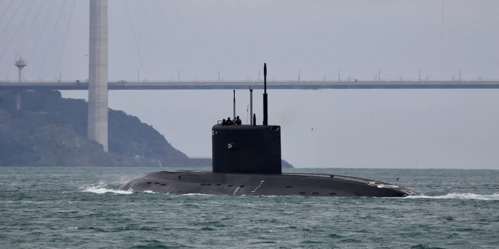 Cách thức tên lửa Ukraine tấn công tàu ngầm Nga