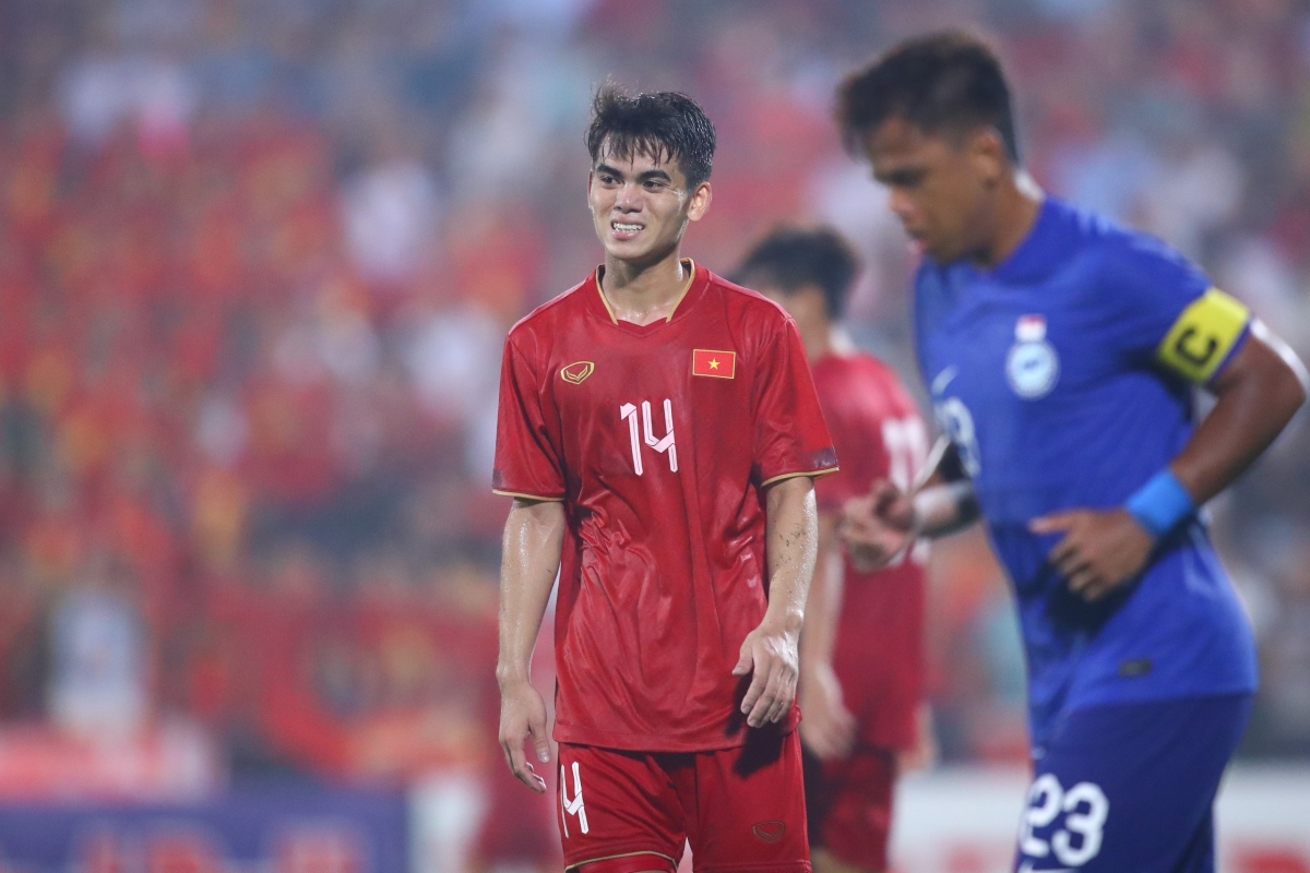 U23 Việt Nam 2-2 U23 Singapore: Tuần trăng mật của HLV Troussier kết thúc?