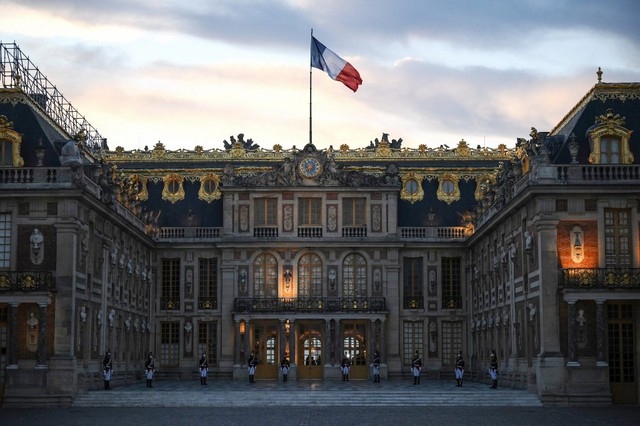 Pháp sơ tán du khách tại Cung điện Versailles vì tin nhắn dọa đánh bom
