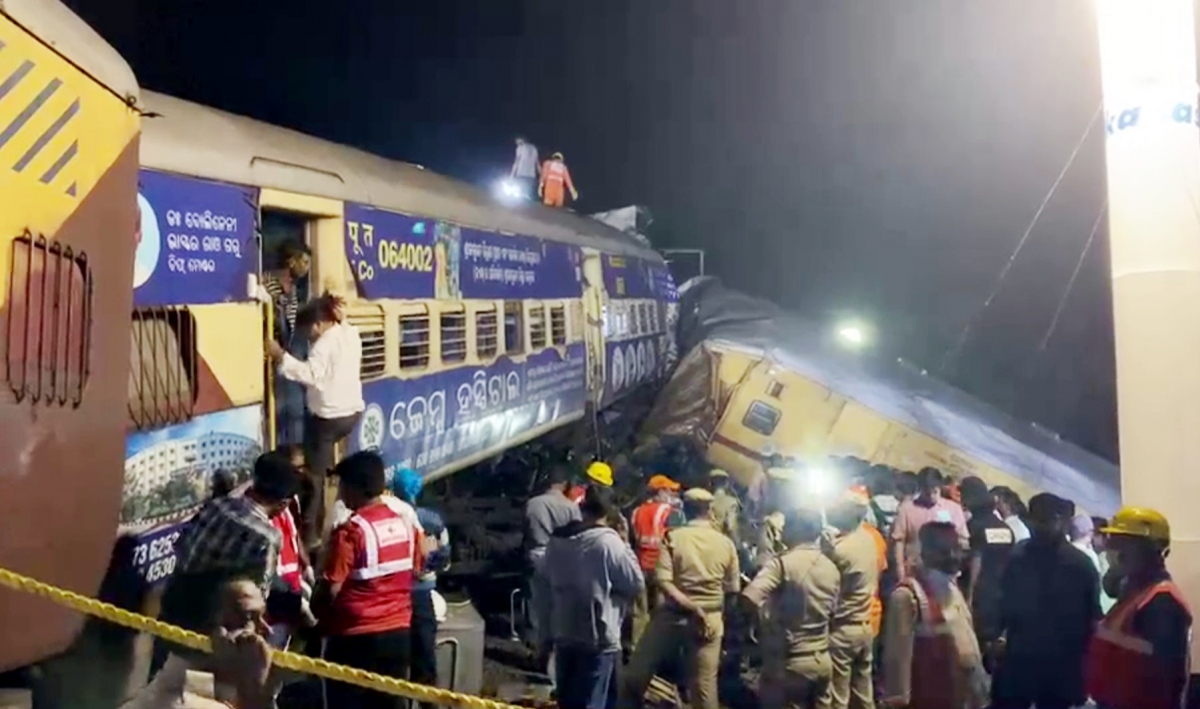 Ít nhất 8 người chết trong vụ tai nạn tàu hỏa tại Đông Nam Ấn Độ
