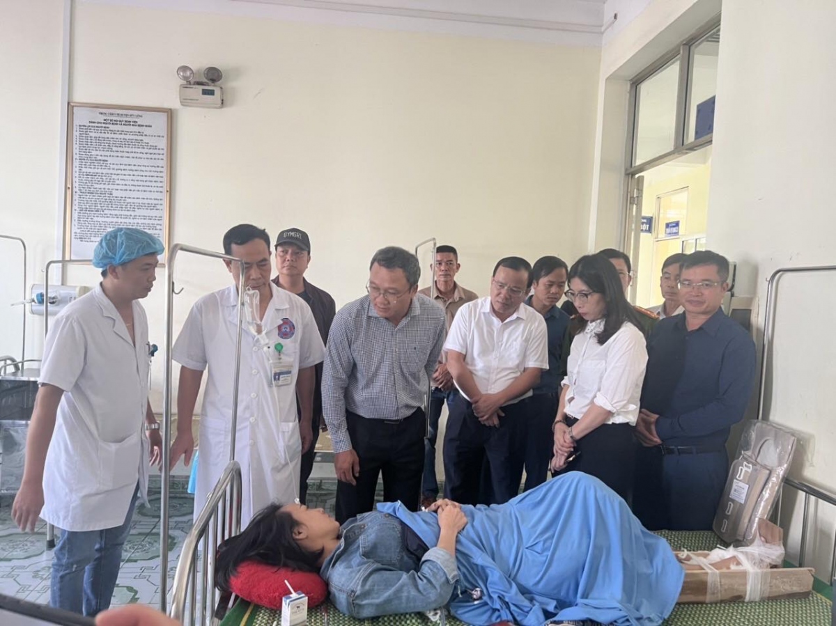Đoàn Ủy ban ATGT Quốc gia thăm hỏi nạn nhân vụ TNGT nghiêm trọng tại Lạng Sơn