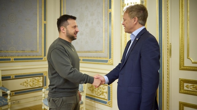 Anh xem xét đưa chuyên gia tới Ukraine và hỗ trợ Kiev tại Biển Đen