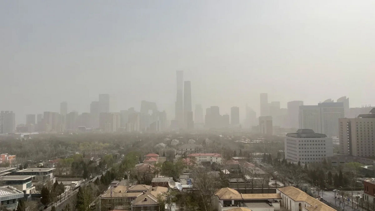 Bắc Kinh cảnh báo màu cam về tình trạng ô nhiễm không khí nghiêm trọng