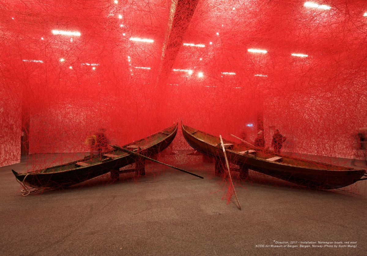 Mở cửa triển lãm sắp đặt "Thủy triều cảm xúc" của nghệ sĩ Chiharu Shiota