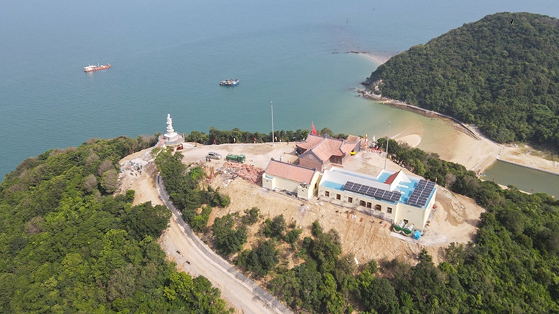 60 năm thành lập Quảng Ninh: Gắn biển công trình chùa Trúc Lâm Đảo Trần