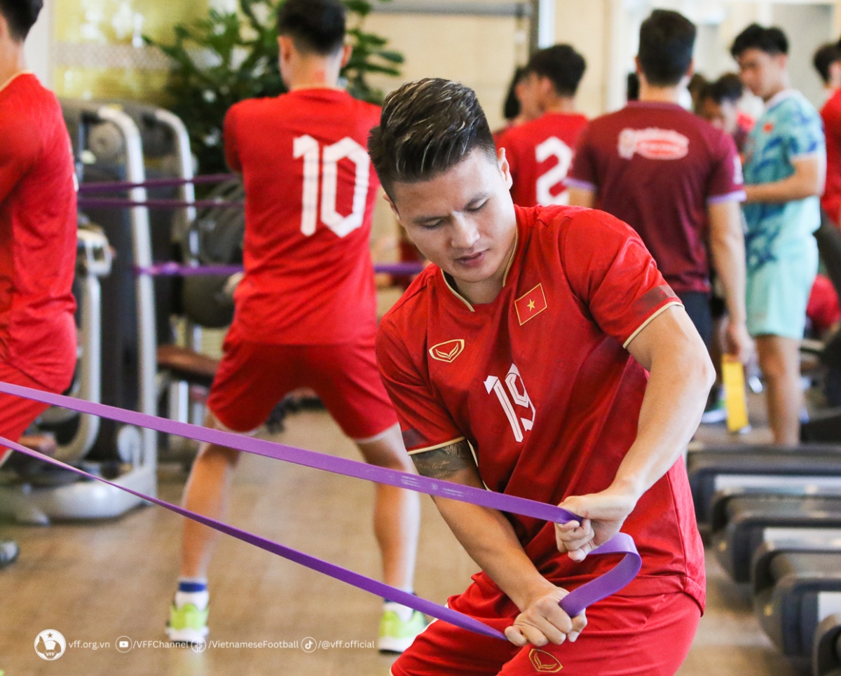 ĐT Việt Nam trở lại tập luyện sau trận thua ĐT Trung Quốc
