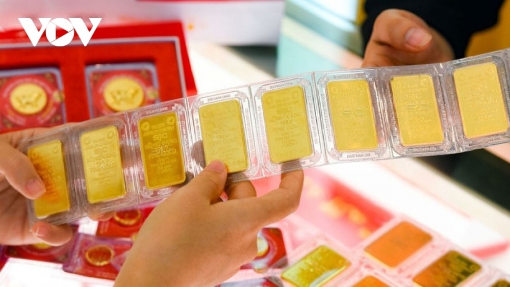 Giá vàng hôm nay 27/2: Vàng SJC tiếp tục tăng giá mua vào - bán ra