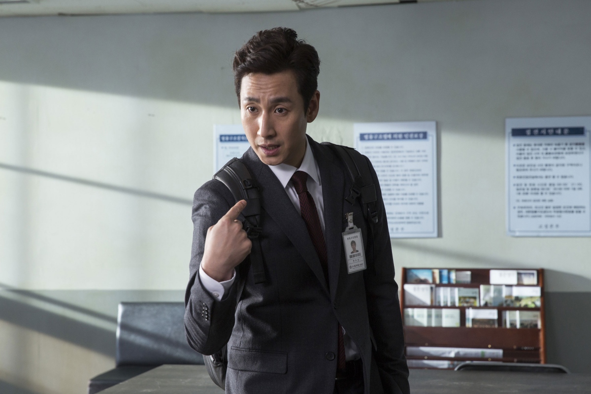 Sự nghiệp 22 năm của “Ảnh đế” Lee Sun Kyun đổ vỡ trước scandal dùng chất cấm