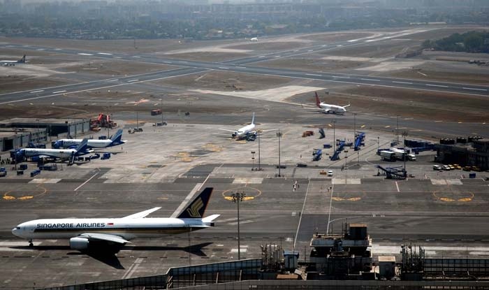 Ấn Độ đề xuất quy định cấm phi công và tiếp viên sử dụng nước hoa