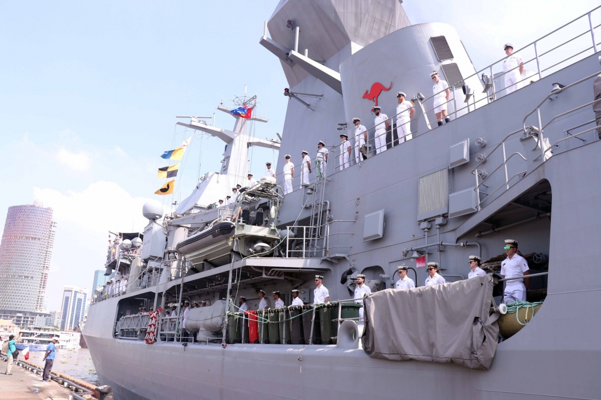 Tàu Hải quân Australia đến TP.HCM