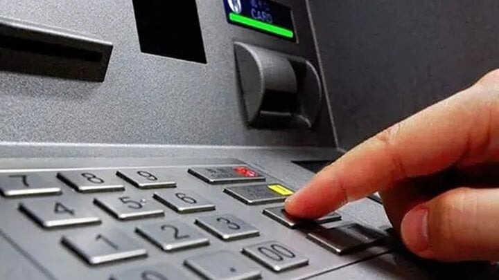 Những điều cần lưu ý khi chuyển tiền qua ATM