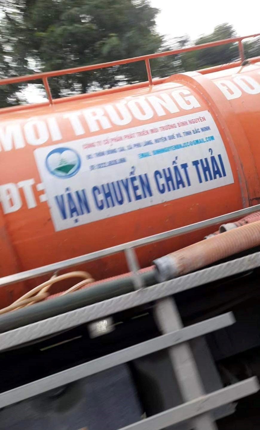 Vụ đổ trộm chất thải tại Lạng Sơn: Một công ty tố hành vi giả mạo logo