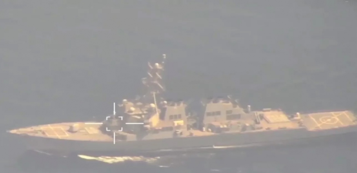 Iran công bố video UAV theo dõi tàu chiến Mỹ ở Ấn Độ Dương