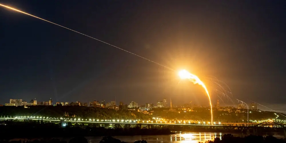 Ukraine hoán cải tên lửa không đối không AIM-9 Mỹ cung cấp để phóng từ mặt đất