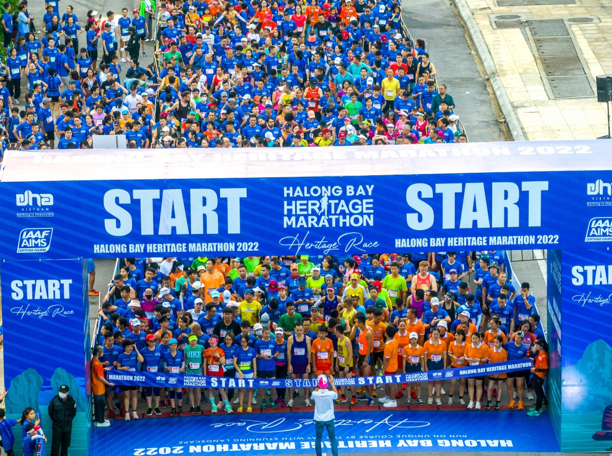 Hơn 9.000 người dự giải Marathon trên cung đường bao biển đẹp nhất Việt Nam