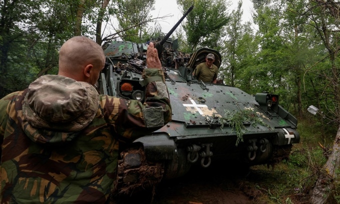 Tổng thống Zelensky thừa nhận Ukraine gặp khó khi phòng thủ ở phía Đông