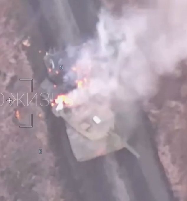 Lính Nga phục kích, phóng tên lửa bắn nổ xe tăng hiện đại nhất của Ukraine