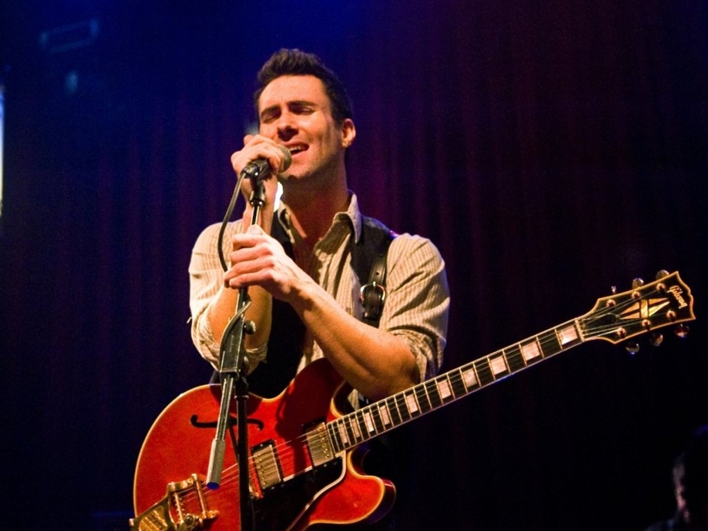 Dấu ấn Adam Levine trong sự nghiệp âm nhạc bất hủ của Maroon 5