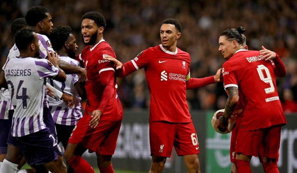 Bảng xếp hạng Cúp C2 châu Âu mới nhất: Liverpool lung lay vị trí đầu bảng