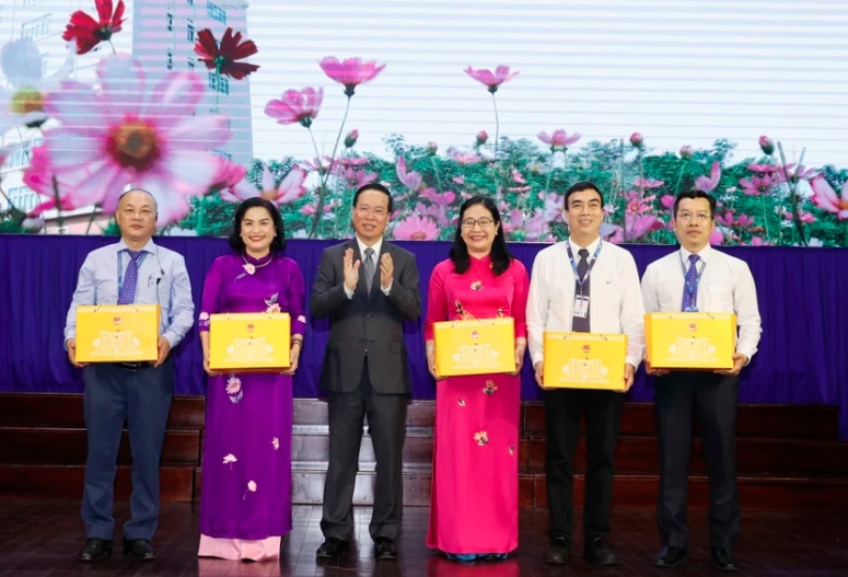 Chủ tịch nước chúc mừng ngày Nhà giáo Việt Nam tại Đại học Quốc gia TP.HCM