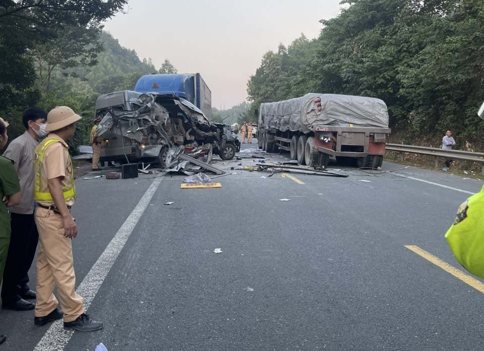 Vụ tai nạn làm 5 người tử vong ở Lạng Sơn: Khởi tố lái xe container chở xi măng