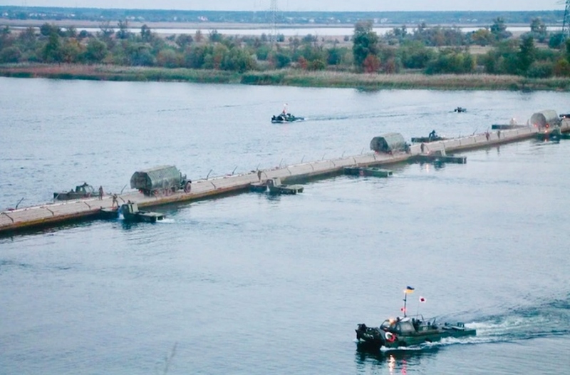Ukraine bảo vệ đầu cầu đổ bộ, nỗ lực đánh bật Nga khỏi tả ngạn sông Dnipro