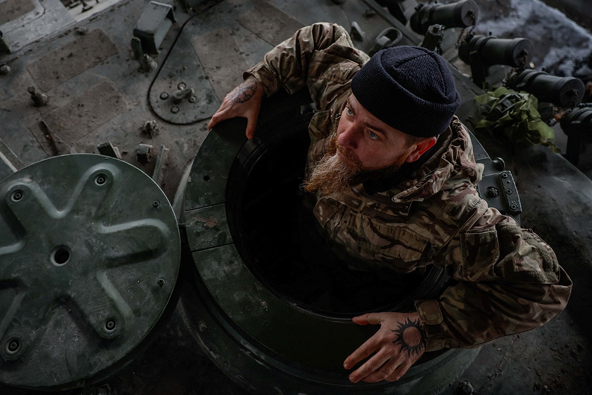 Ukraine chạy đua với thời gian để sửa chữa xe tăng bị Nga phá hủy