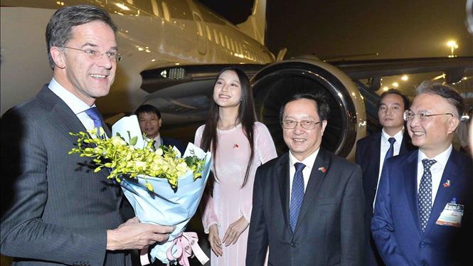 Thủ tướng Vương quốc Hà Lan đến Hà Nội, bắt đầu thăm chính thức Việt Nam