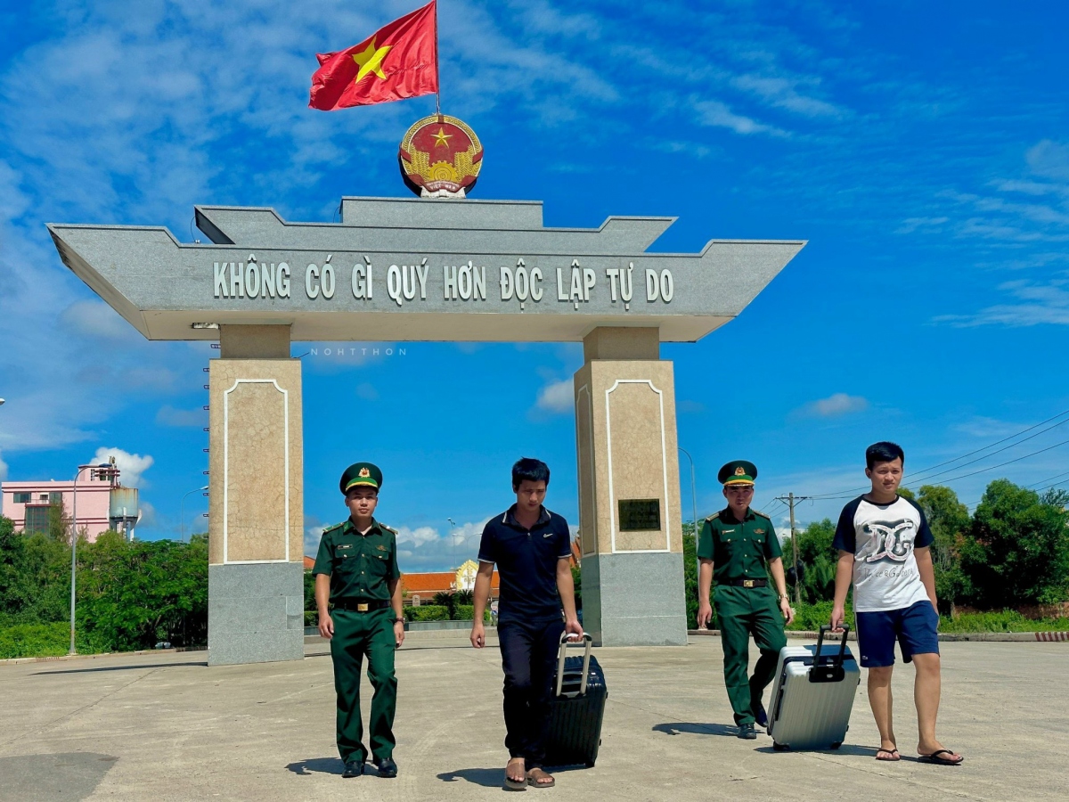 Giải cứu thành công 2 công dân Việt Nam bị lừa bán sang Campuchia