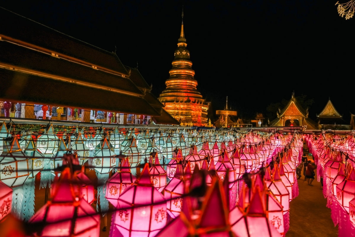 Hàng nghìn đèn lồng thắp sáng lễ hội độc đáo tại Thái Lan