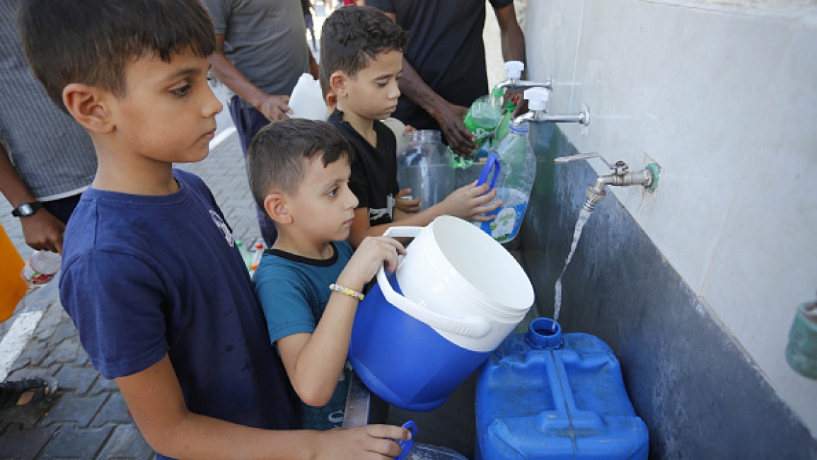 Trẻ em ở Gaza thiếu nước tới dưới mức sinh tồn
