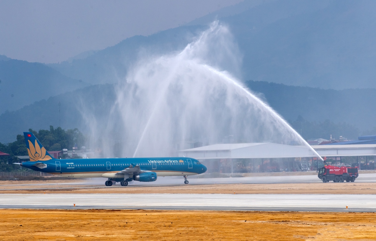 Chuyến bay đánh dấu cột mốc lịch sử mới của sân bay Điện Biên