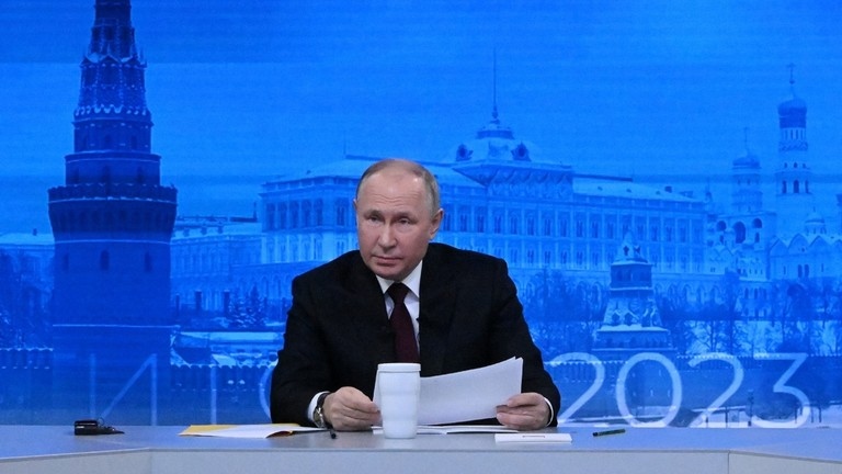 Tổng thống Putin khẳng định Nga và Ukraine về bản chất là một dân tộc