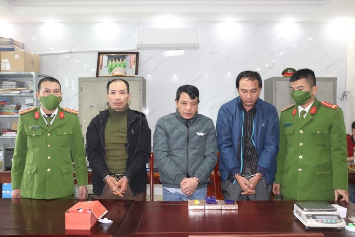 Bắt 4 đối tượng thu giữ lượng lớn ma túy tại Nghệ An