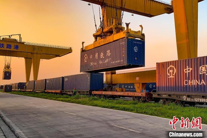Đường sắt chở hàng Việt Nam-Trung Quốc tại Quảng Tây thực hiện hơn 1.000 chuyến