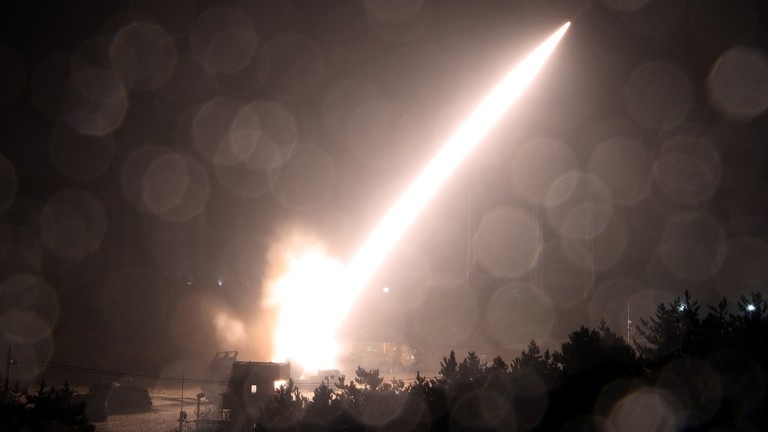 Ukraine phóng tên lửa ATACMS về phía bán đảo Crimea
