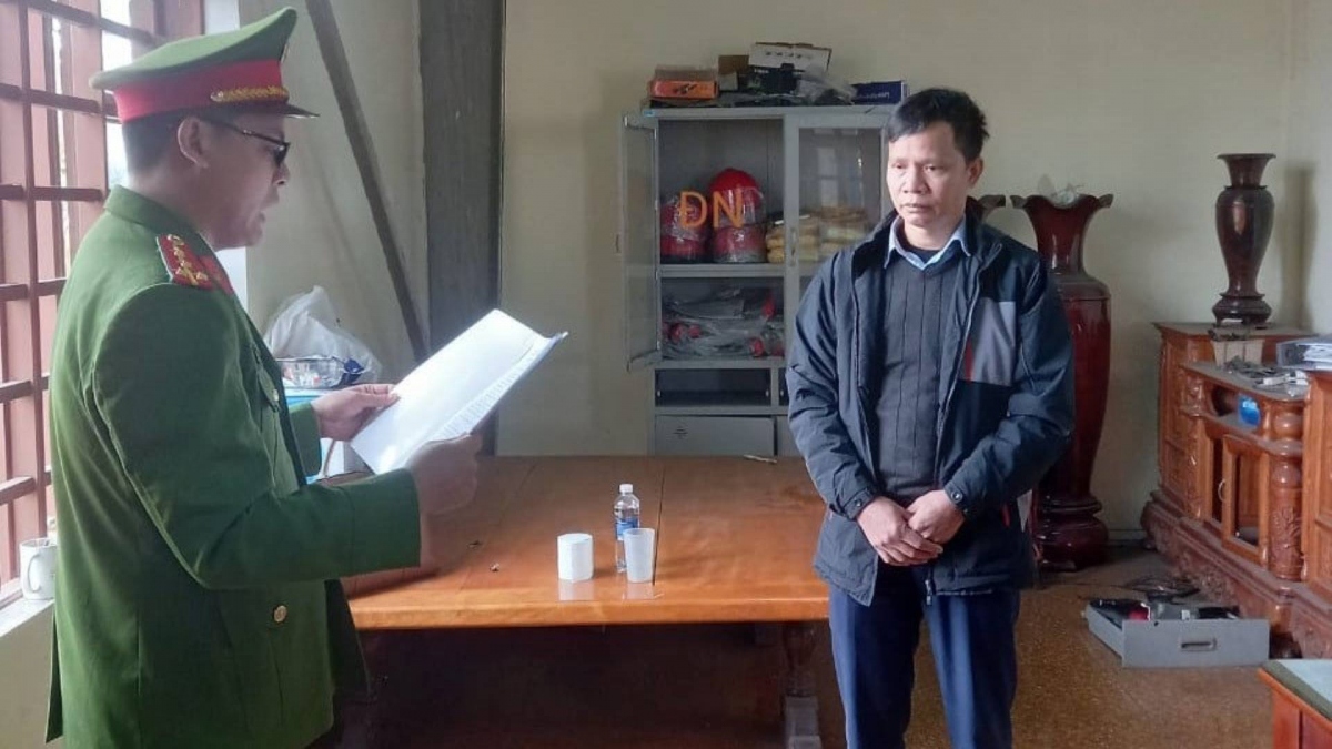 Phó Giám đốc Trung tâm đăng kiểm tại tỉnh Quảng Bình bị khởi tố vì nhận hối lộ