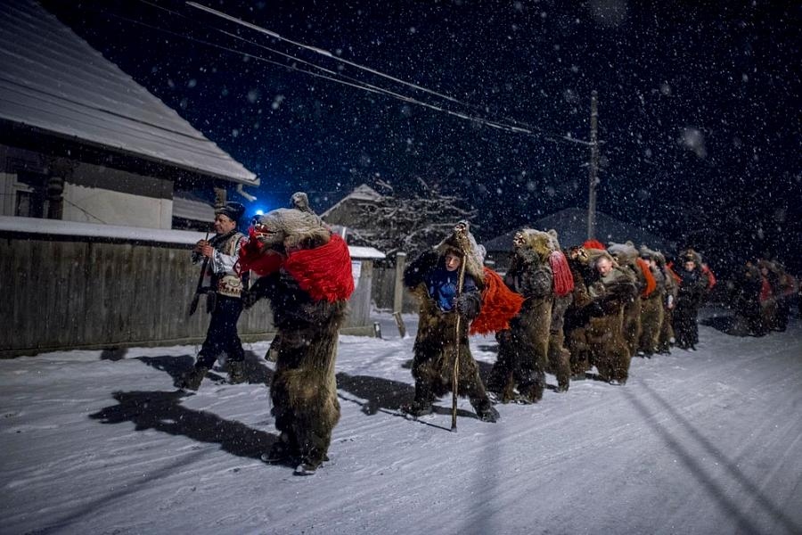 Lễ hội múa gấu - phong tục đón năm mới đặc sắc của người Romania