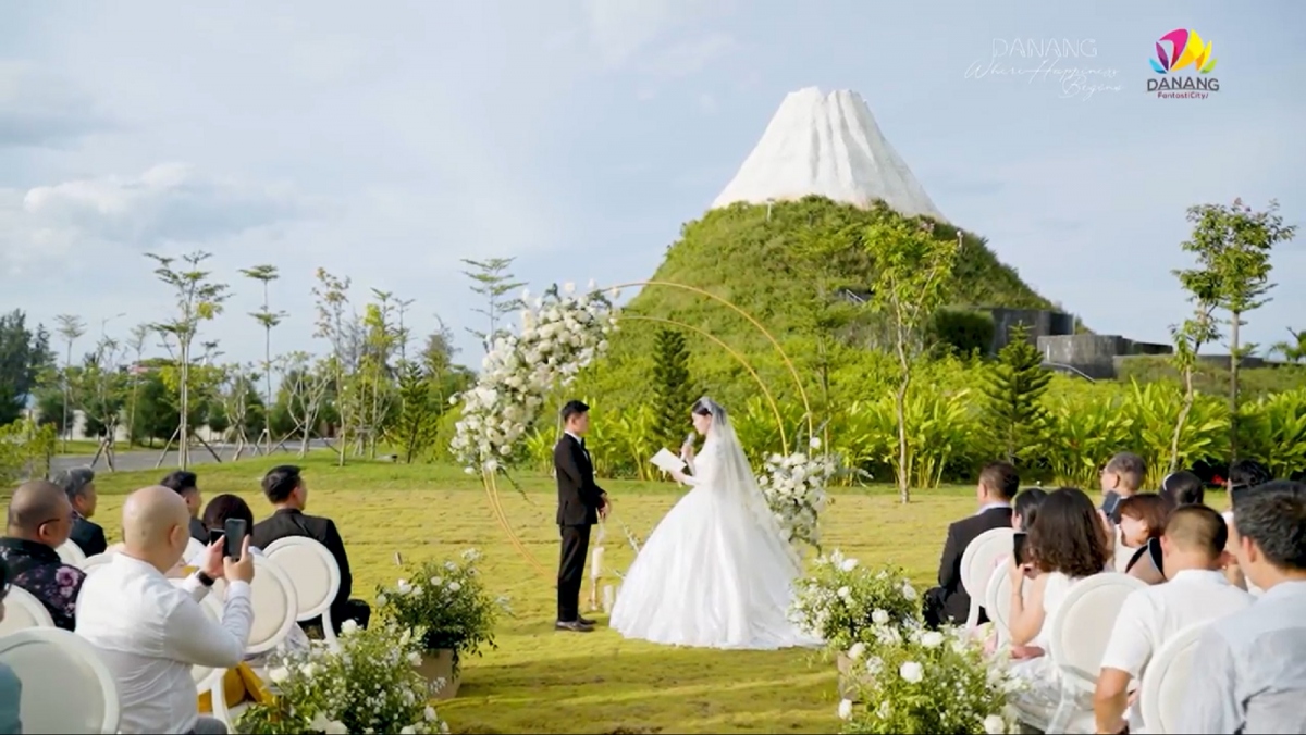 “Đà Nẵng - Nơi khởi nguồn hạnh phúc”: Điểm đến du lịch cưới hấp dẫn