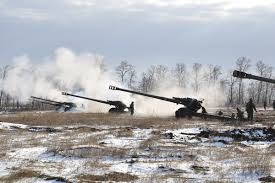 Lựu pháo Msta-B của Nga dội hỏa lực, san bằng trạm chỉ huy Ukraine tại Bakhmut