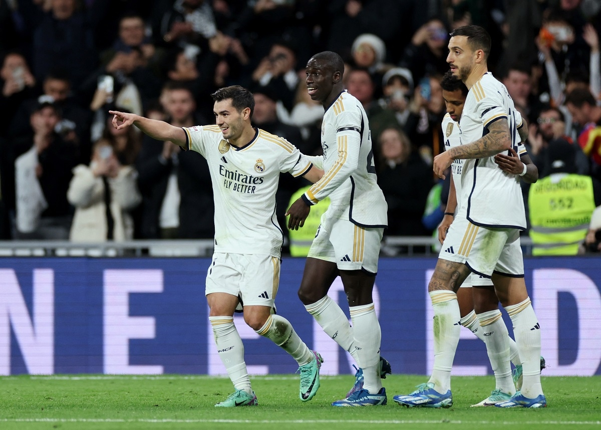 Real Madrid trở lại ngôi đầu La Liga sau chiến thắng dễ dàng