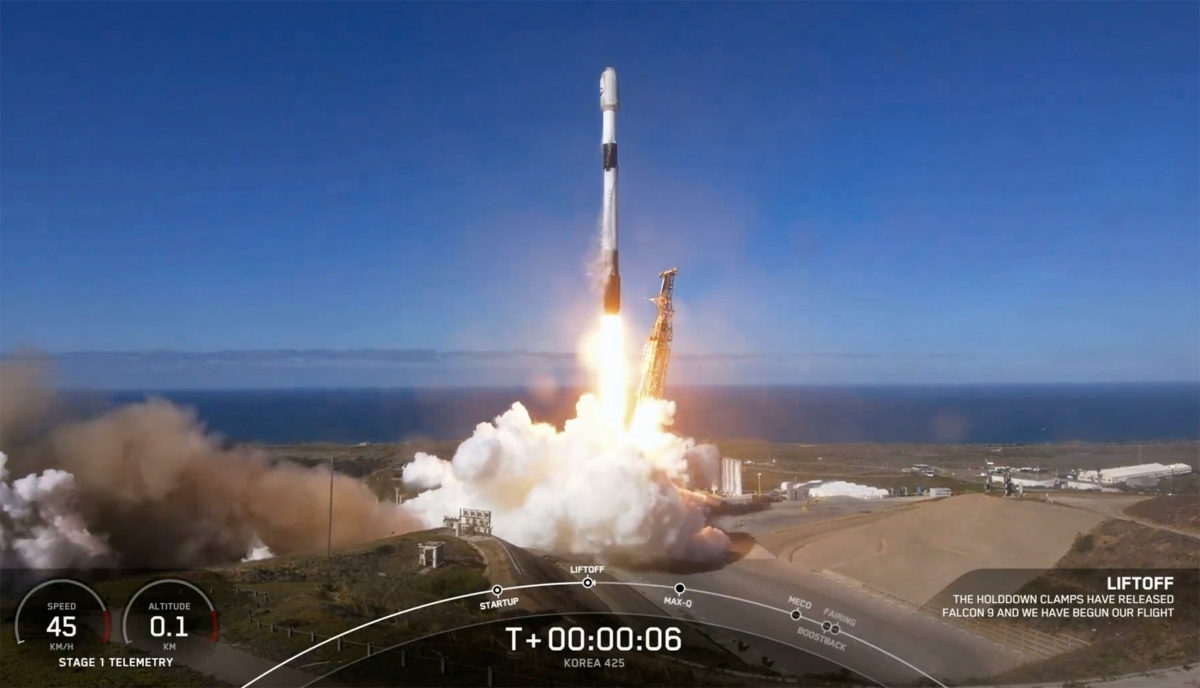 SpaceX phóng thành công vệ tinh do thám của Hàn Quốc từ California