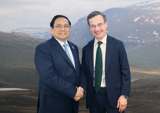 Thủ tướng Phạm Minh Chính gặp Thủ tướng Thụy Điển nhân dịp tham dự COP28