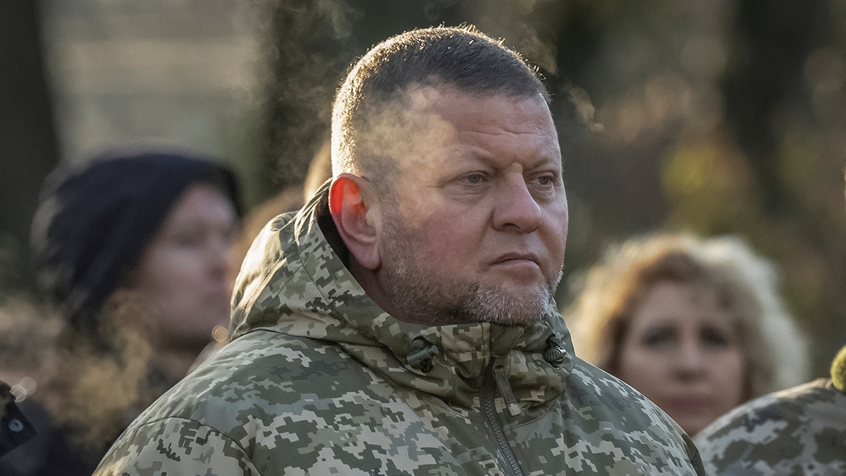 Bộ trưởng Quốc phòng Ukraine bác tin đồn sa thải Tổng tư lệnh Zaluzhny