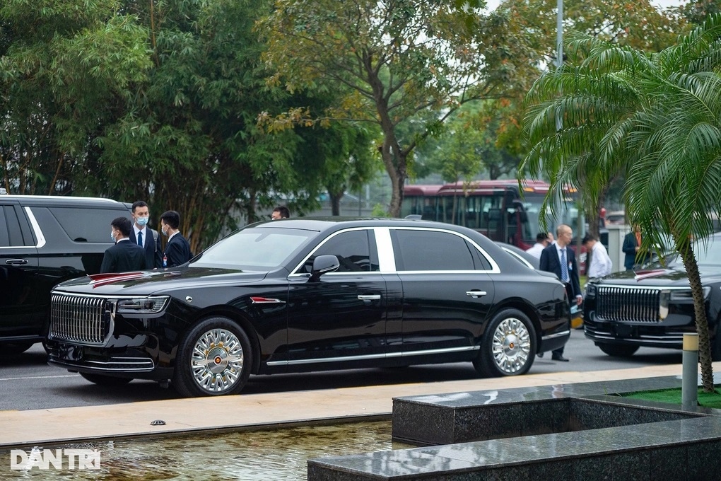 Cận cảnh Hồng Kỳ N701 - xe limousine chở ông Tập Cận Bình thăm Việt Nam