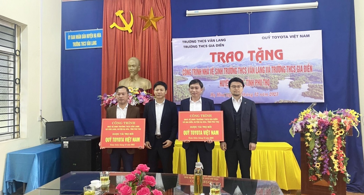 Dự án xây dựng và cải tạo nhà vệ sinh của Quỹ Toyota Việt Nam đến với 10 tỉnh, thành