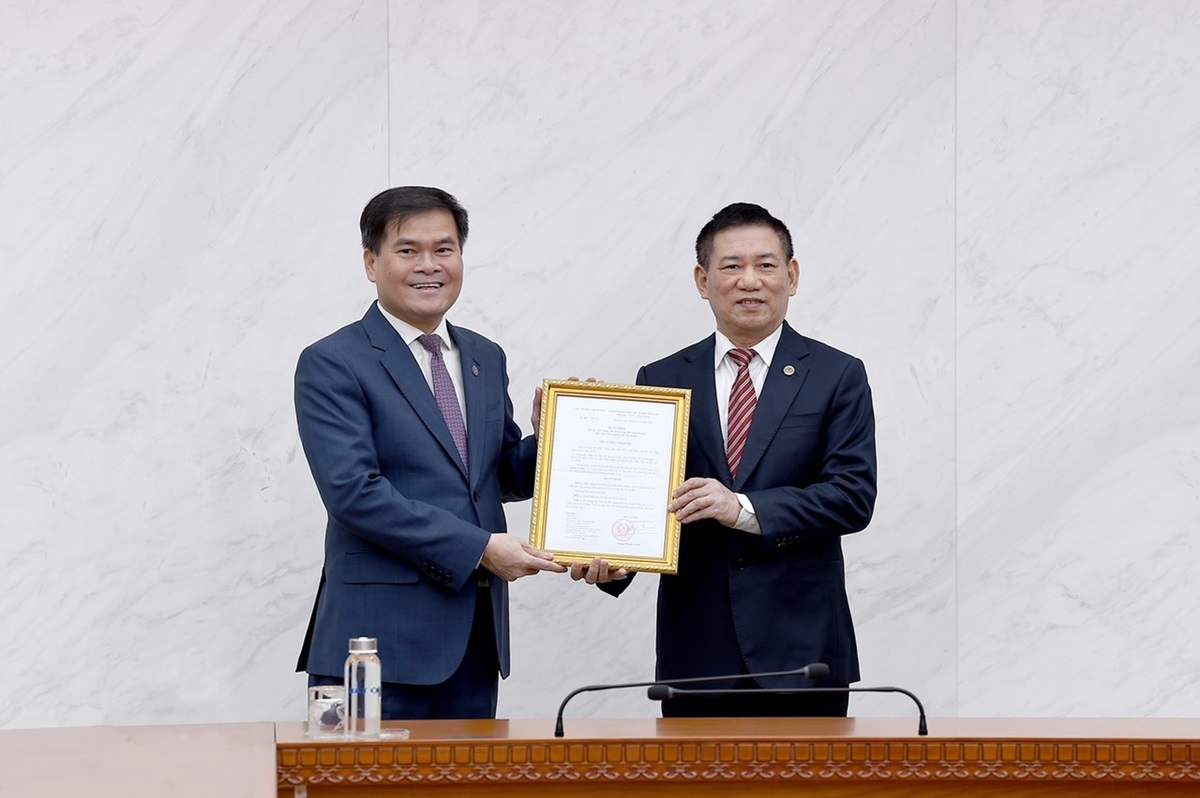 Trao quyết định bổ nhiệm Thứ trưởng Bộ Tài chính Bùi Văn Khắng