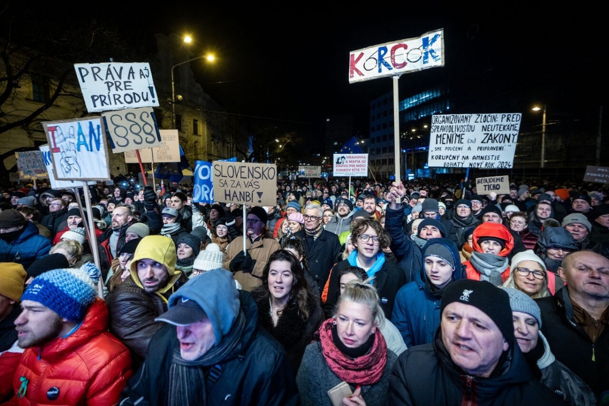 Hàng nghìn người Slovakia biểu tình phản đối cải cách tư pháp của chính phủ mới